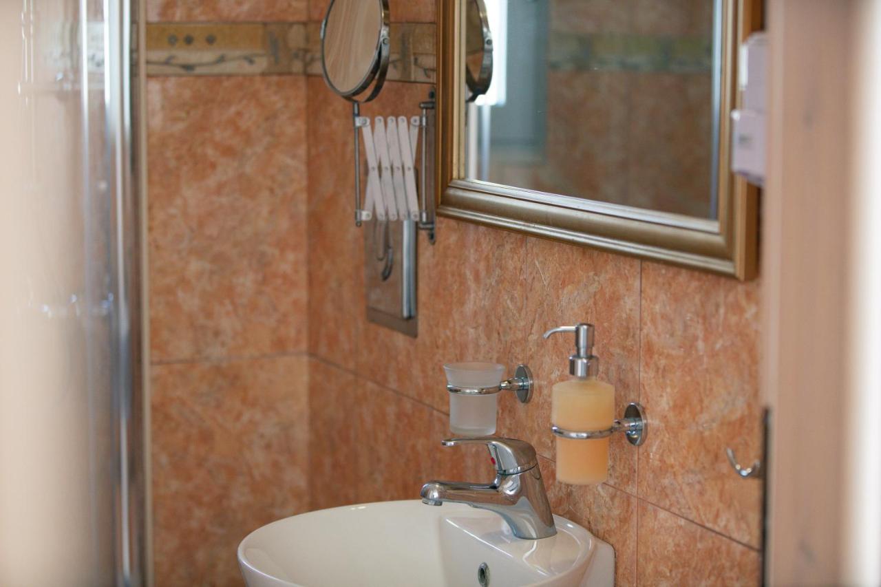 Evgoro Luxury Suites Agia Galini  Bagian luar foto