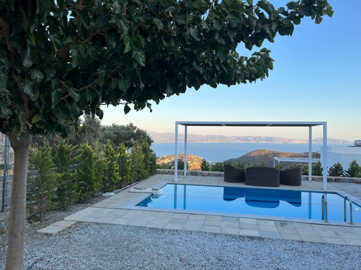 Evgoro Luxury Suites Agia Galini  Bagian luar foto