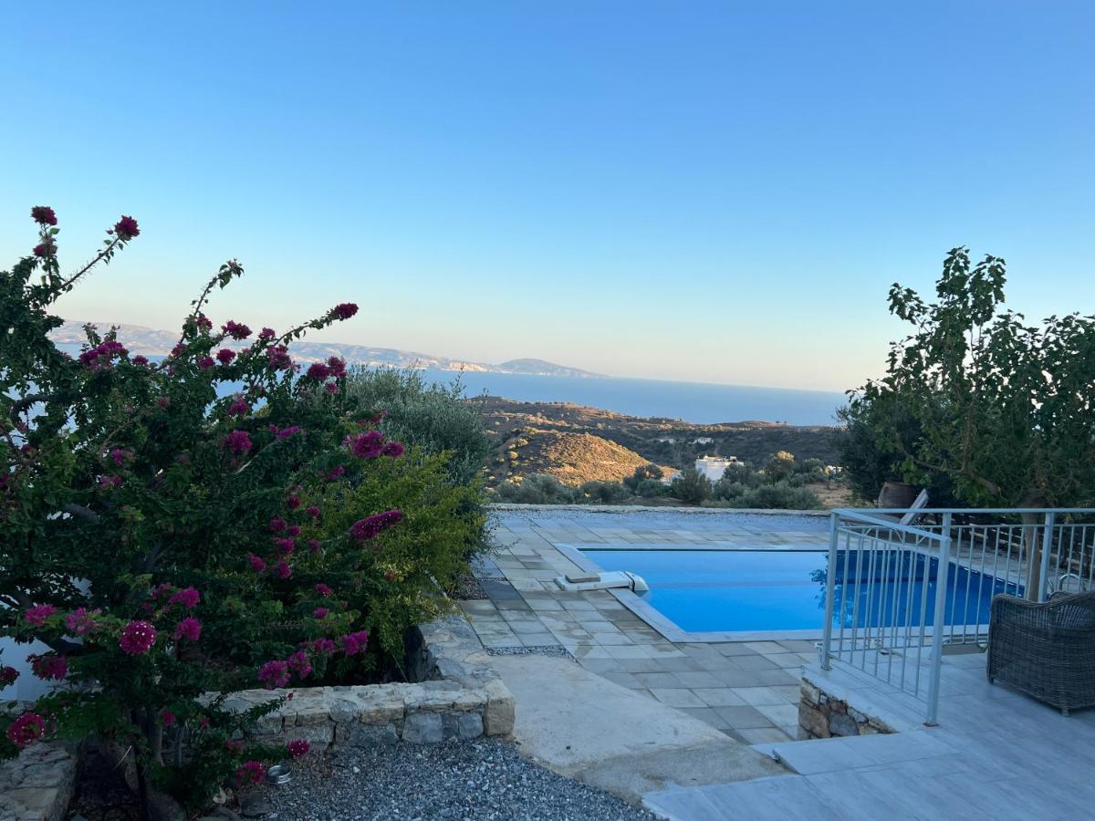 Evgoro Luxury Suites Agia Galini  Bagian luar foto