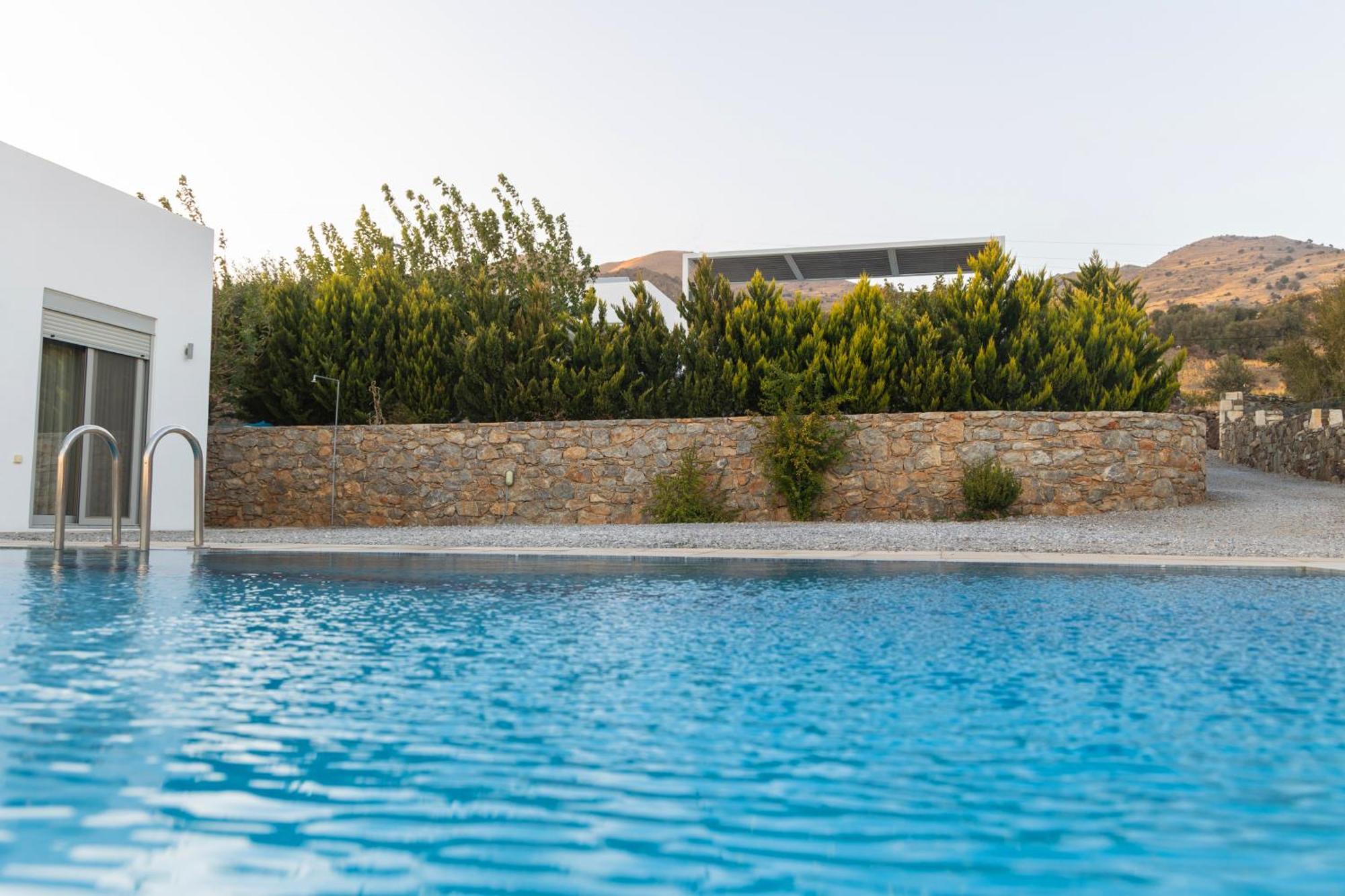 Evgoro Luxury Suites Agia Galini  Bagian luar foto