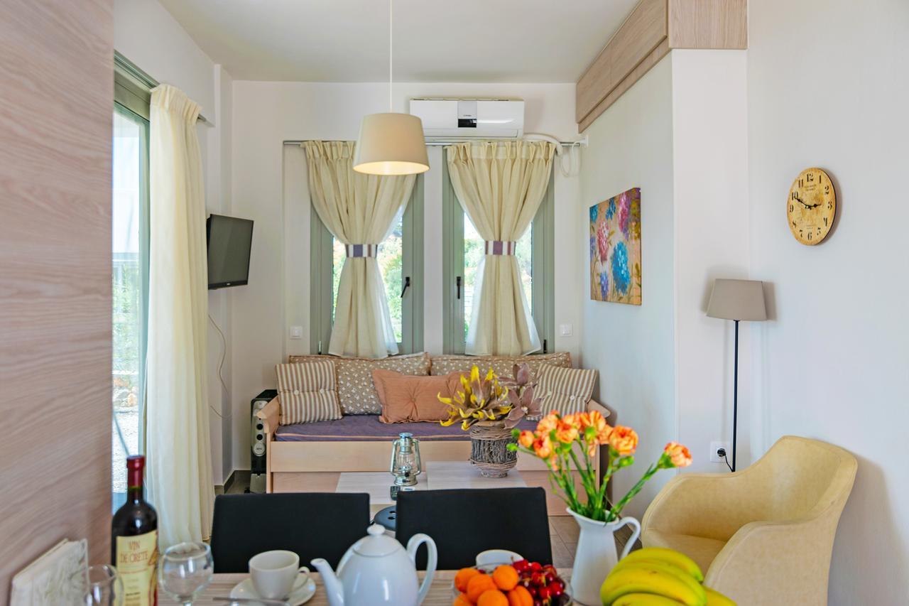Evgoro Luxury Suites Agia Galini  Bagian luar foto
